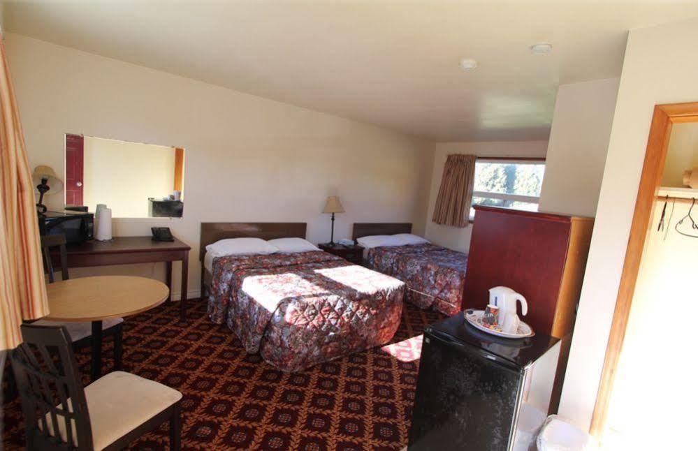 Knights Inn Cobourg Esterno foto