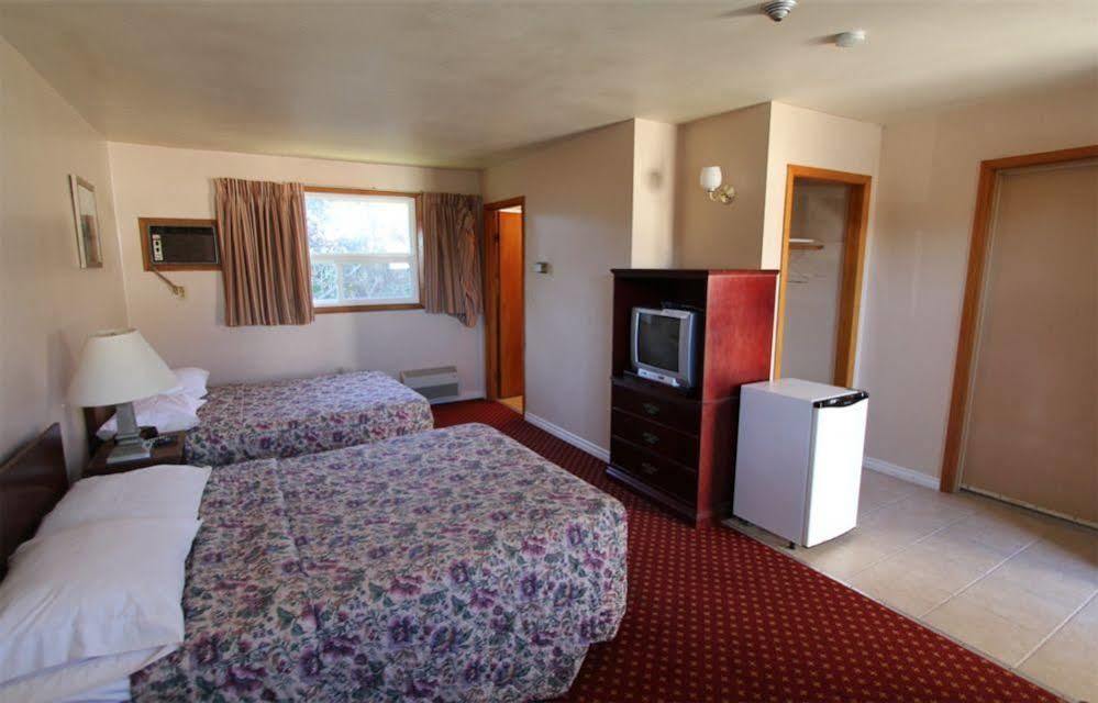 Knights Inn Cobourg Esterno foto